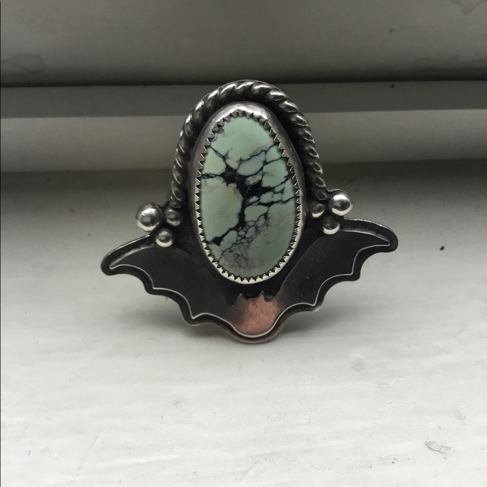 Beautiful ring - Picture 4 of 4